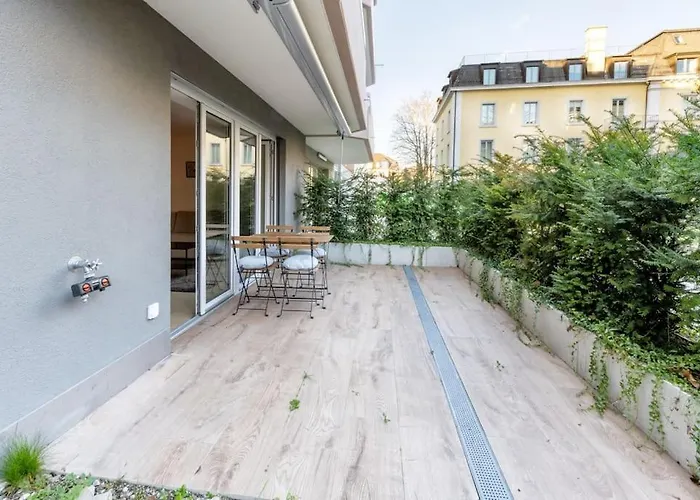 Ground Floor Apartment - Peaceful Living In The City Of Zuerich