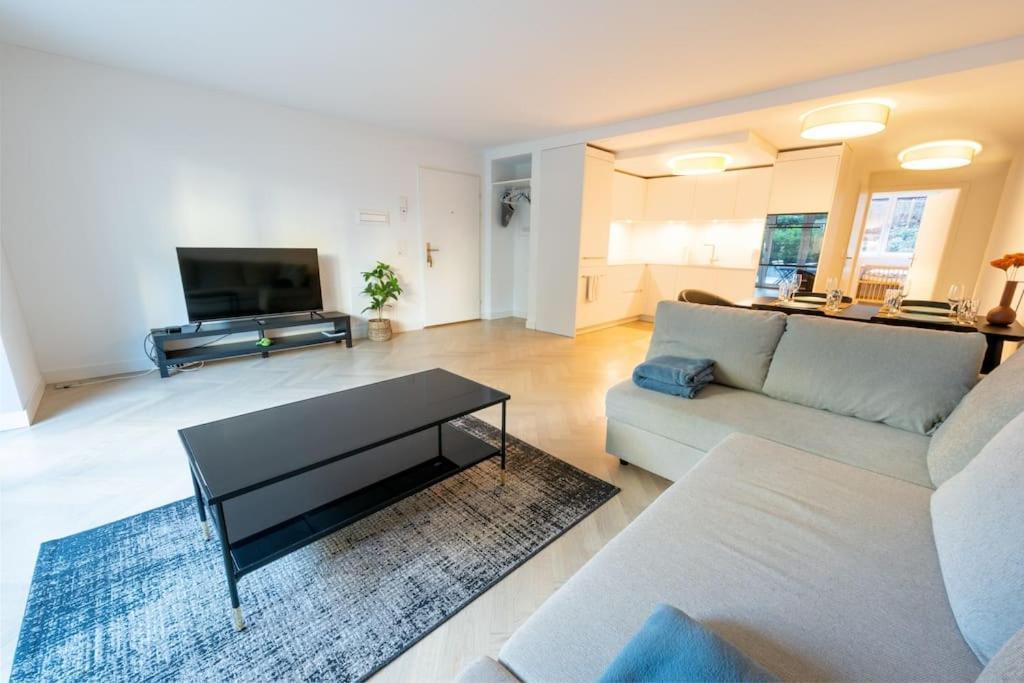 Ground Floor - Peaceful Living In The Of Apartamento